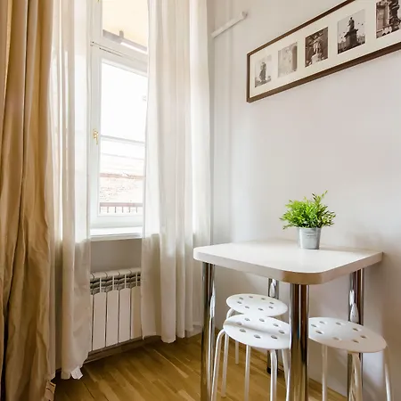 Apartament Place 4 *