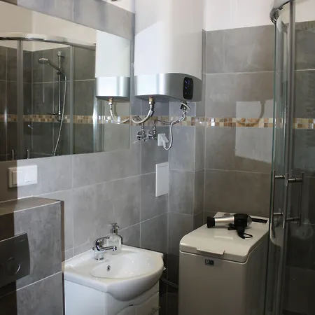 您的居所公寓 *